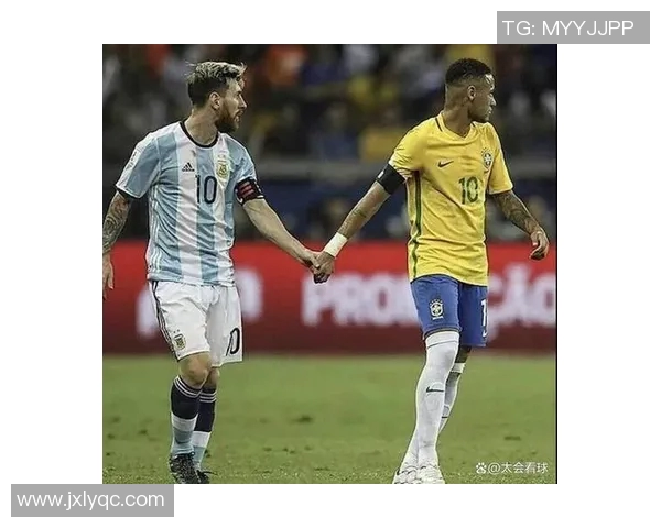 揭秘足球明星私下合影背后的真实故事与不为人知的友谊