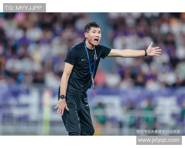 2022年足球界震惊消息某位传奇明星宣布退役引发球迷热议